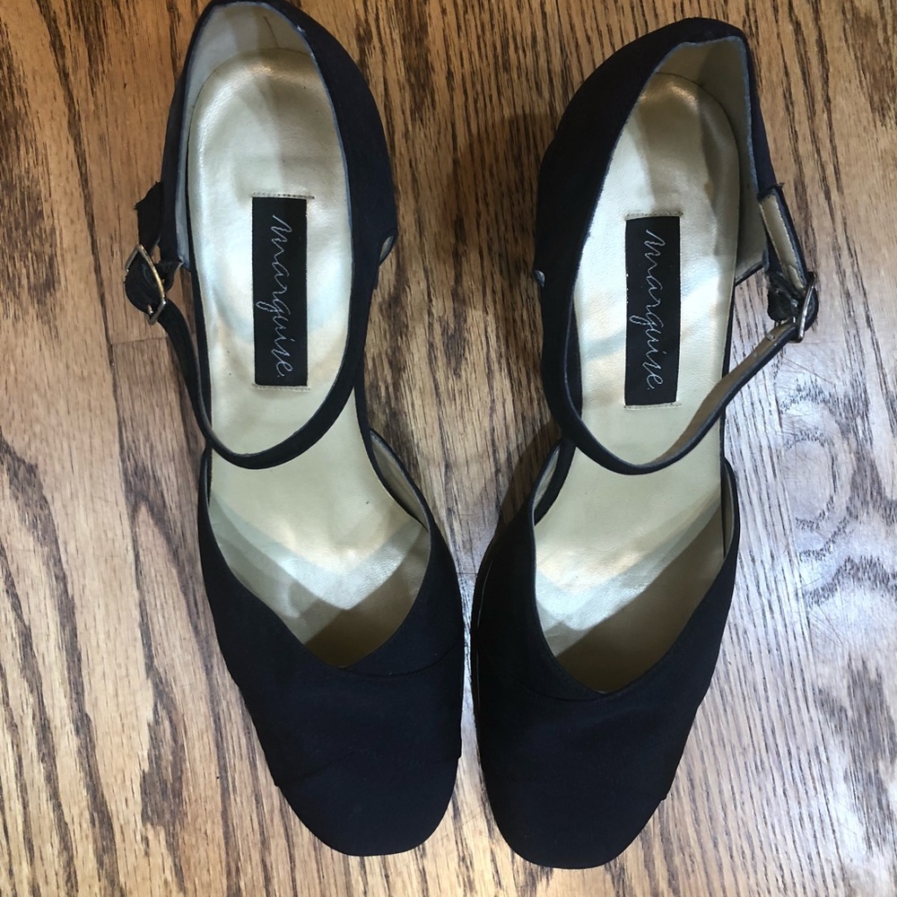 Maguire dress shoes. Size 9 B